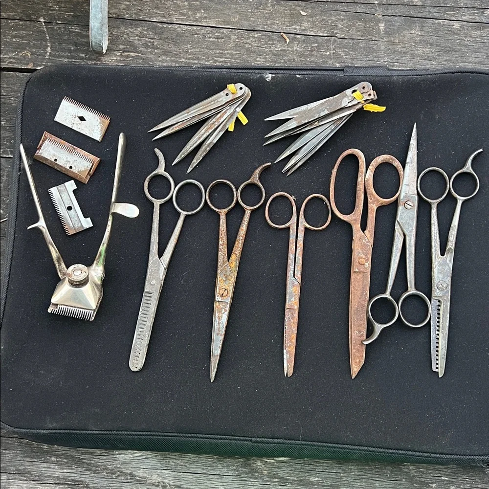 Vintage (4) scissors (2) thinning shears 
(14) extra blades manual clippers - Picture 2 of 3